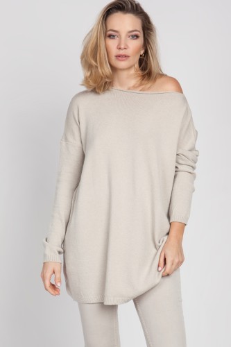 długi sweter damski z asymetrycznym dołem.jpg