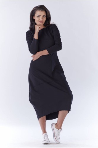dopasowana maxi sukienka w kolorze czarnym na co dzień.jpg