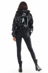 krótka czarna błyszcząca kurtka z kapturem.jpg