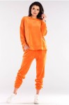 bluza damska o prostym kroju i w pomarańczowym kolorze na wiosnę.jpg