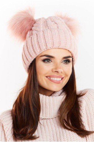 ciepla-czapka-z-pomponami-z-welny.jpg