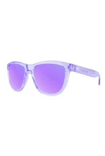monochromatyczne fioletowe okulary przeciwsłoneczne.webp
