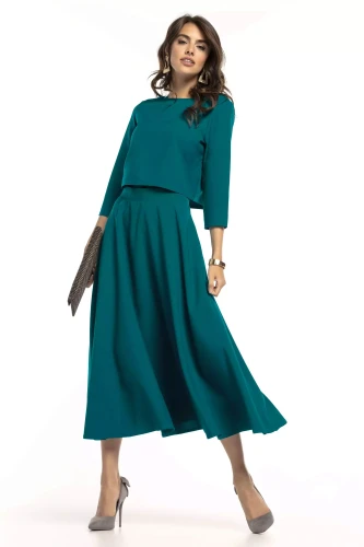 stylowy zestaw damski z długą spódnicą maxi.webp