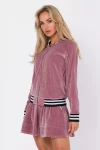 bluza sportowa z weluru w kolorze brudnego różu.webp