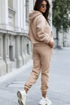 komplet dresowy beżowy.webp