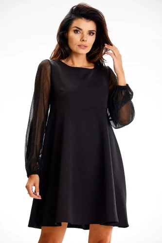 beżowa sukienka na święta.webp