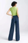 jeansy z szerokimi nogawkami.webp
