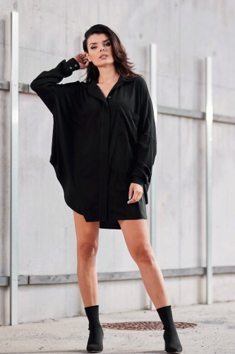 oversizowa koszula z obniżoną linią ramion.webp