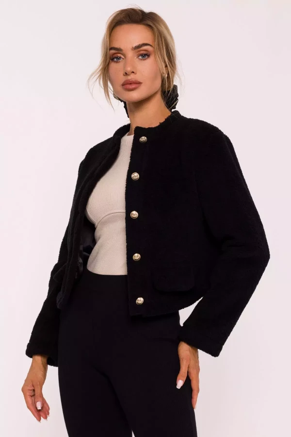 Elegancki blezer z miękkiego materiału zapinany na guziki