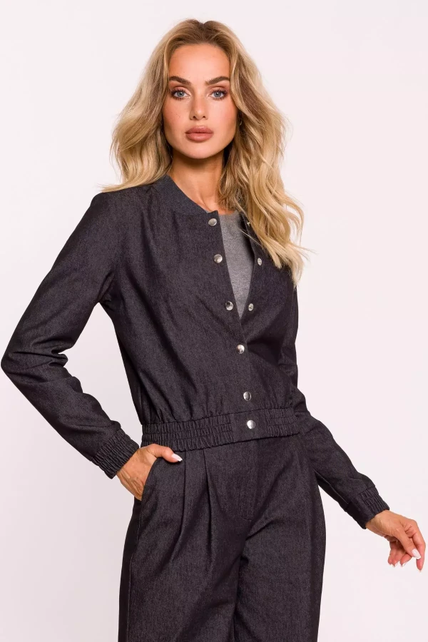 Stylowa kurtka bomberka na jesień