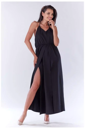 czarna sukienka długa na wakacje.webp