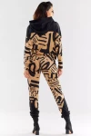 nowoczesny dres damski z wzorem.webp