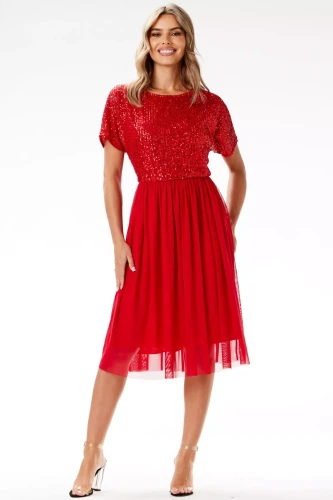 elegancka sukienka midi na imprezy.webp