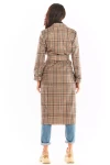 brązowy płaszcz elegancki w kratę