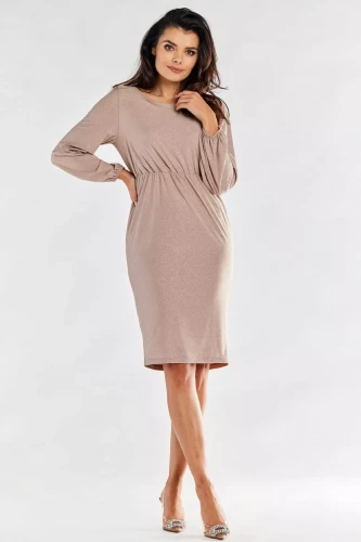 beżowa błyszcząca sukienka midi