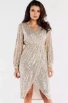 cekinowa sukienka mini na zakładkę w kolorze beżu