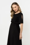 Czarne midi z krótkimi rękawami, marszczeniem w pasie i miękkim materiałem.webp