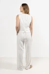 Minimalistyczna kamizelka z lnu do eleganckich stylizacji_11zon.webp