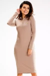 sukienka beżowa z dopasowanym krojem