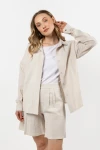 Elegancka koszula zapinana na guziki, świetna na co dzień.webp