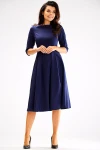 granatowa sukienka z zabudowanym dekoltem