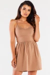 Letnia sukienka mini z odkrytymi plecami i wiązaniem.webp