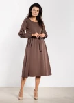 prosta brązowa sukienka midi do pracy i na co dzień.webp