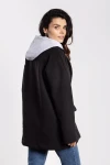 czarna kurtka oversize z kapturem, elegancka jesienno-zimowa.webp