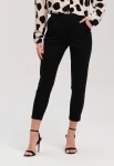 Dopasowane czarne spodnie damskie idealne do stylizacji smart casual.webp
