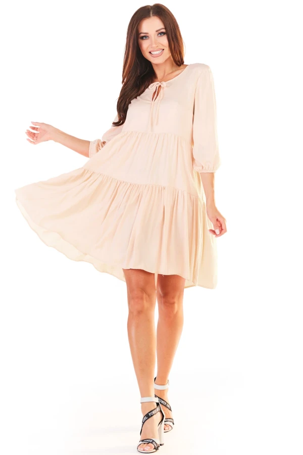 Sukienka mini oversize z falbanami i wiązaniem przy dekolcie