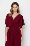 bordo stylowy kombinezon z podkreśloną talią.webp