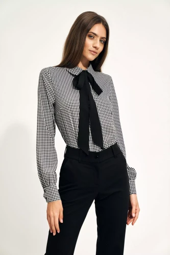Elegancka koszula damska z kokardą przy szyi.webp