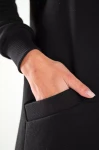 Wydłużona bluza damska na zamek czarny.webp